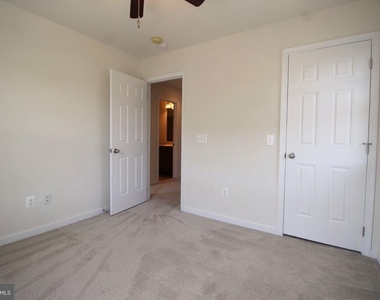 5800 Foley Street - Photo Thumbnail 21