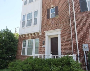 5800 Foley Street - Photo Thumbnail 1