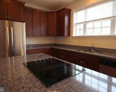 5800 Foley Street - Photo Thumbnail 14
