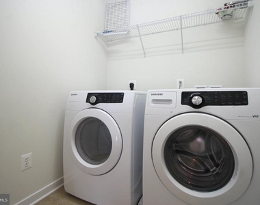 5800 Foley Street - Photo Thumbnail 16