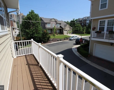 5800 Foley Street - Photo Thumbnail 15