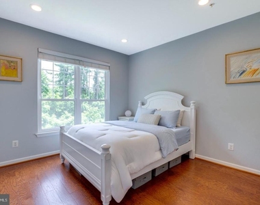 1571 Spring Gate Drive - Photo Thumbnail 8