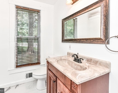 2415 Sandburg Street - Photo Thumbnail 27
