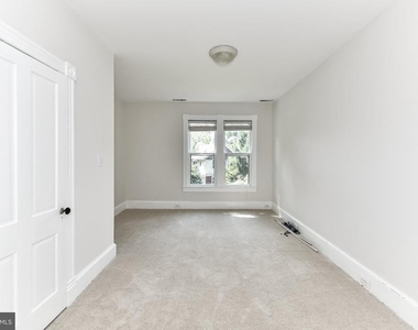 2415 Sandburg Street - Photo Thumbnail 17