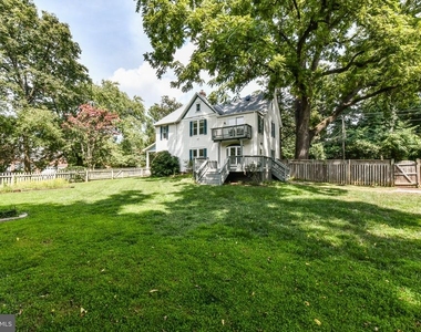 2415 Sandburg Street - Photo Thumbnail 32
