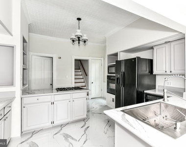 2415 Sandburg Street - Photo Thumbnail 14