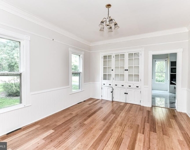 2415 Sandburg Street - Photo Thumbnail 10