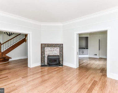 2415 Sandburg Street - Photo Thumbnail 7