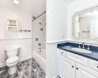 2415 Sandburg Street - Photo Thumbnail 22