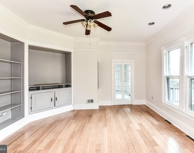 2415 Sandburg Street - Photo Thumbnail 9