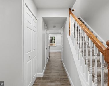 8312 Moline Place - Photo Thumbnail 4