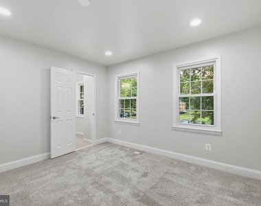 8312 Moline Place - Photo Thumbnail 30