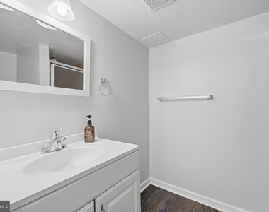 8312 Moline Place - Photo Thumbnail 18