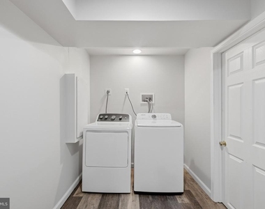 8312 Moline Place - Photo Thumbnail 17