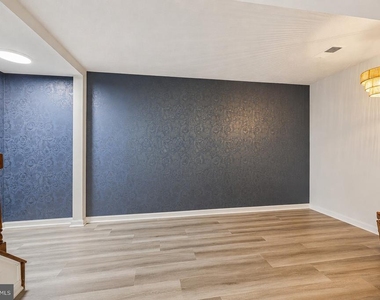 9899 Hagel Circle - Photo Thumbnail 7