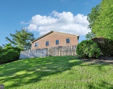 9899 Hagel Circle - Photo Thumbnail 28