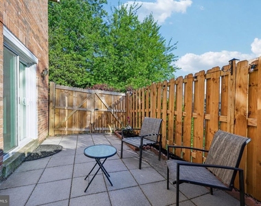 9899 Hagel Circle - Photo Thumbnail 27