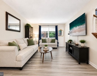 9899 Hagel Circle - Photo Thumbnail 5