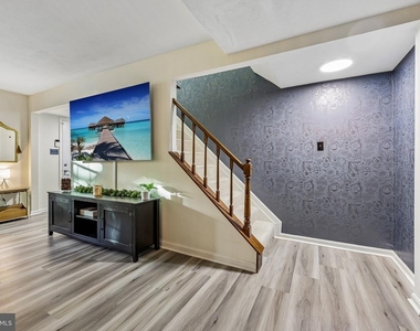 9899 Hagel Circle - Photo Thumbnail 8