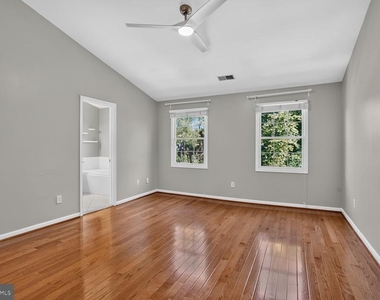 6638 Frost Lake Lane - Photo Thumbnail 13