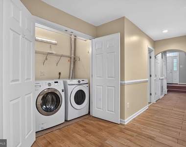6638 Frost Lake Lane - Photo Thumbnail 23