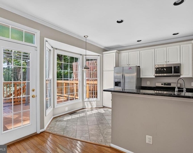 6638 Frost Lake Lane - Photo Thumbnail 7