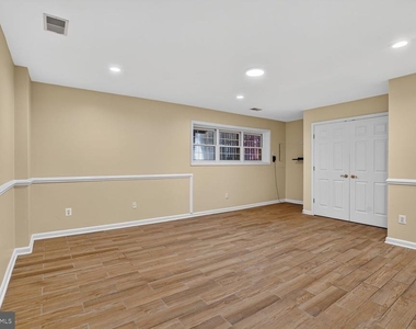 6638 Frost Lake Lane - Photo Thumbnail 19