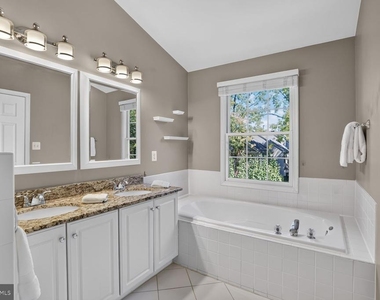 6638 Frost Lake Lane - Photo Thumbnail 15