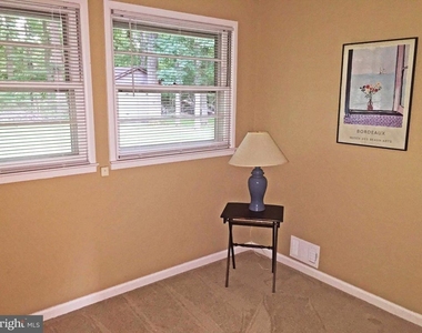 5618 Inverchapel Road - Photo Thumbnail 9
