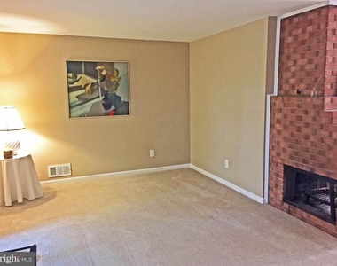 5618 Inverchapel Road - Photo Thumbnail 2