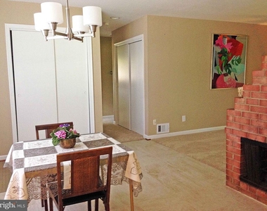 5618 Inverchapel Road - Photo Thumbnail 10
