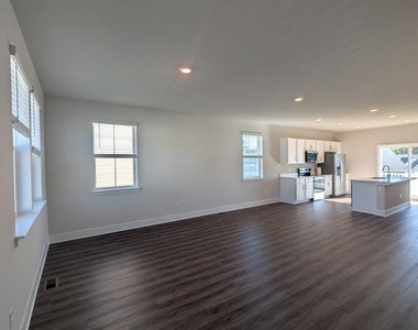 180 Sioux Loop - Photo Thumbnail 7