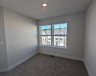 180 Sioux Loop - Photo Thumbnail 19