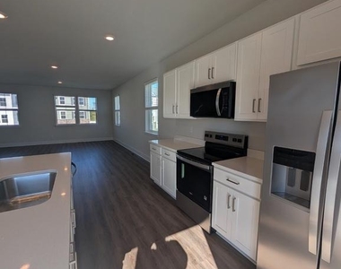 180 Sioux Loop - Photo Thumbnail 9