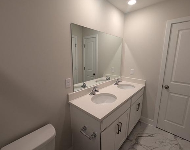 180 Sioux Loop - Photo Thumbnail 17