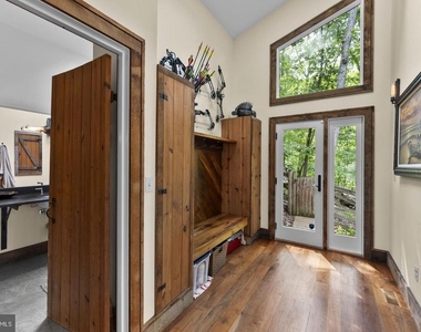 7923 Cub Drive - Photo Thumbnail 14