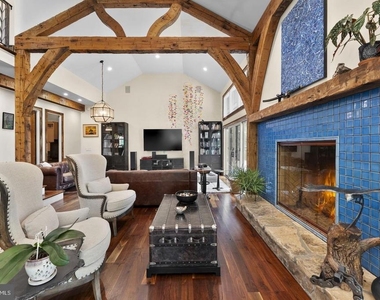 7923 Cub Drive - Photo Thumbnail 8