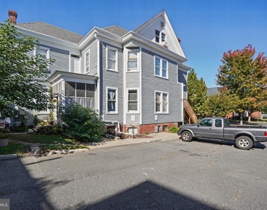 1122 Caroline Street - Photo Thumbnail 1