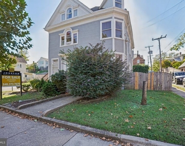 1122 Caroline Street - Photo Thumbnail 2