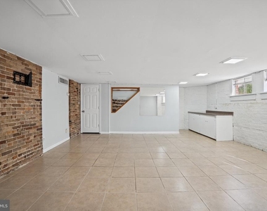 1122 Caroline Street - Photo Thumbnail 6
