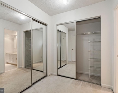 803 N Howard Street - Photo Thumbnail 12