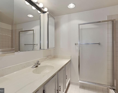 803 N Howard Street - Photo Thumbnail 13