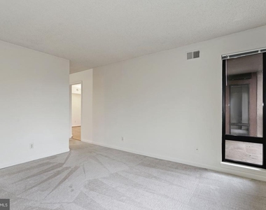 803 N Howard Street - Photo Thumbnail 9
