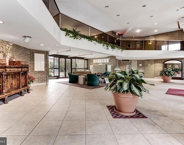 803 N Howard Street - Photo Thumbnail 2