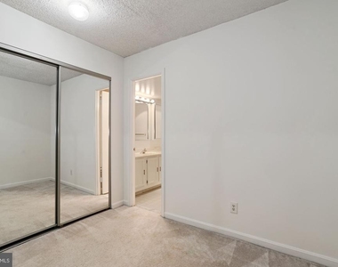 803 N Howard Street - Photo Thumbnail 11