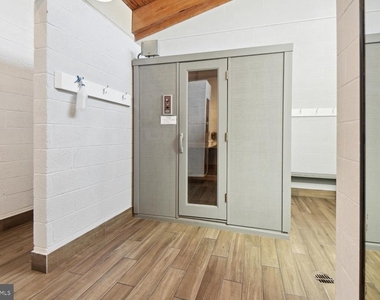 803 N Howard Street - Photo Thumbnail 28