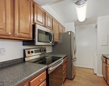 803 N Howard Street - Photo Thumbnail 16