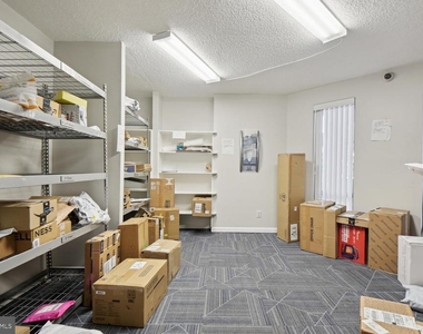 803 N Howard Street - Photo Thumbnail 3