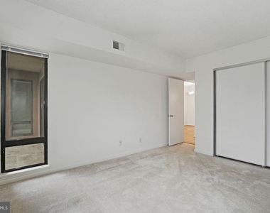 803 N Howard Street - Photo Thumbnail 6