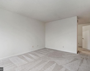 803 N Howard Street - Photo Thumbnail 10
